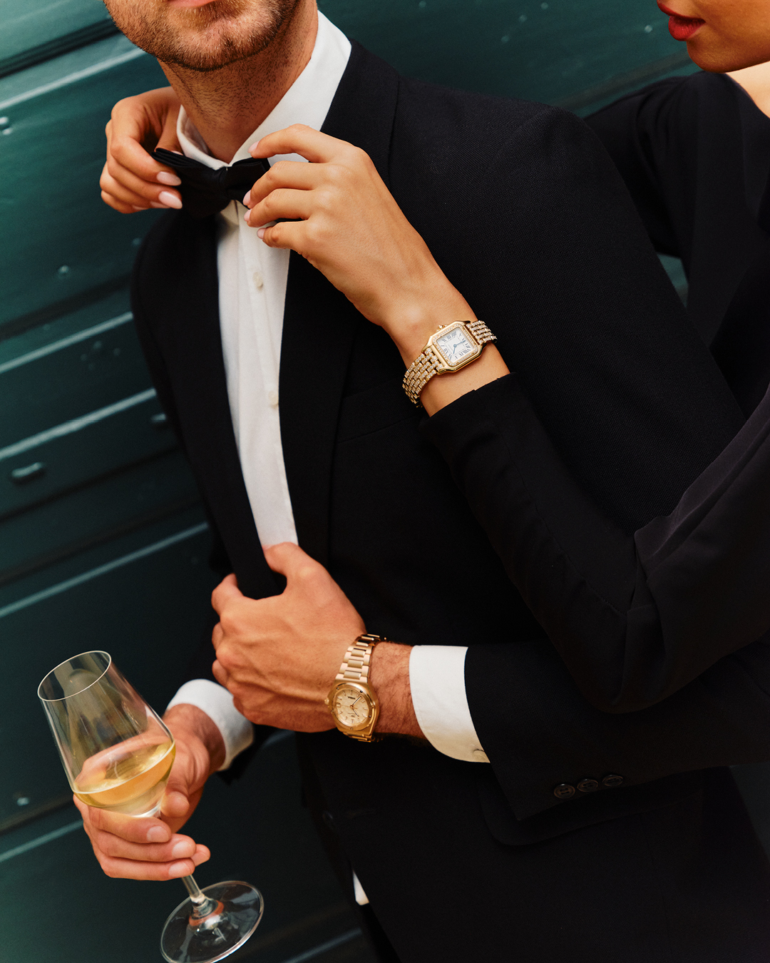 A SPARKLING MOMENT

Champagne bubbles, warm lights, and two watches that embody celebration. The Cartier Panthère in rose gold, with its diamond-set bezel and bracelet, brings festive glamour. The IWC Ingenieur 40 mm adds refined, architectural elegance — technical design meeting seasonal glow.
A quiet toast, a shared glance, the soft clink of glasses — and the watches become part of the moment, catching the light with every gesture. Timeless style, naturally lived.

Discover these watches at your local TimeVallée store.