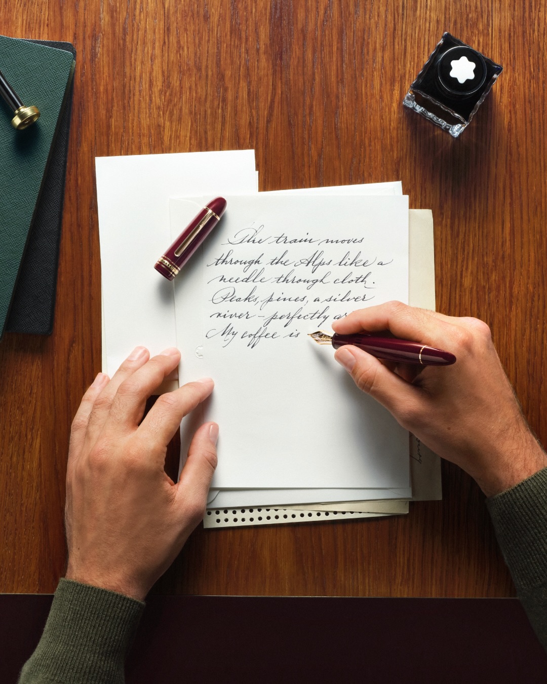In the quiet moments between celebrations, there’s always time to pen a warm letter with the Meisterstück Burgundy Red.

#MontblancHoliday #LetsWrite